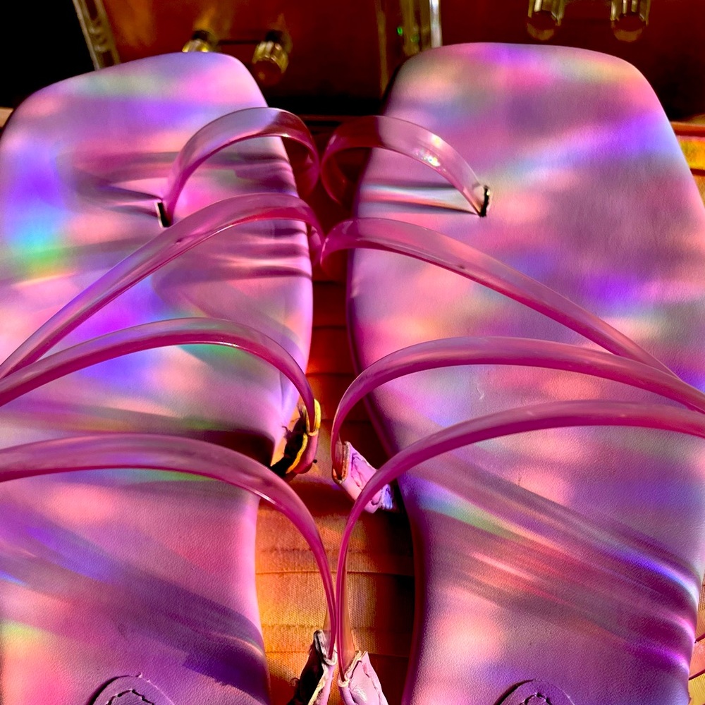 so pretty found them for a gift but never gave it to her size 9! And I’m a 7
